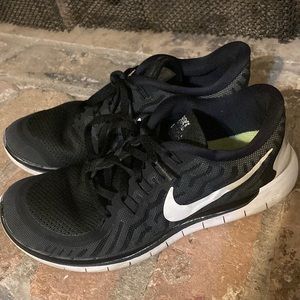 Nike free 5.0 black and white